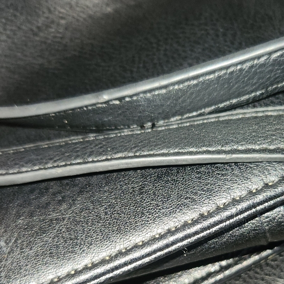 Kenneth Cole Reaction Large Black & White Bag - Picture 8 of 11